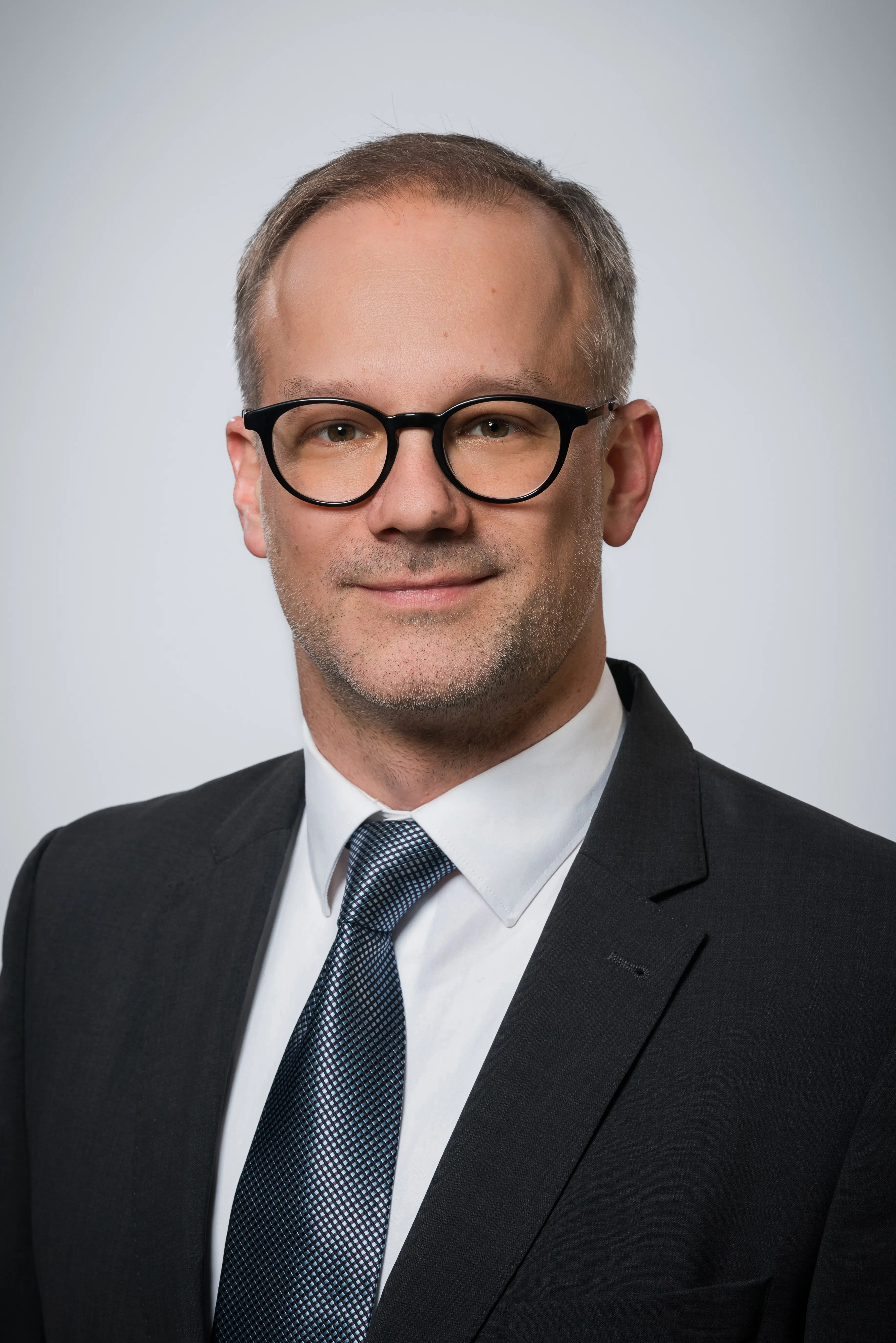 Ludm&aacute;ny D&eacute;nes